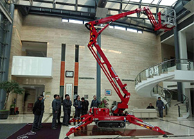 柴油（電瓶）蜘蛛式高空作業(yè)車